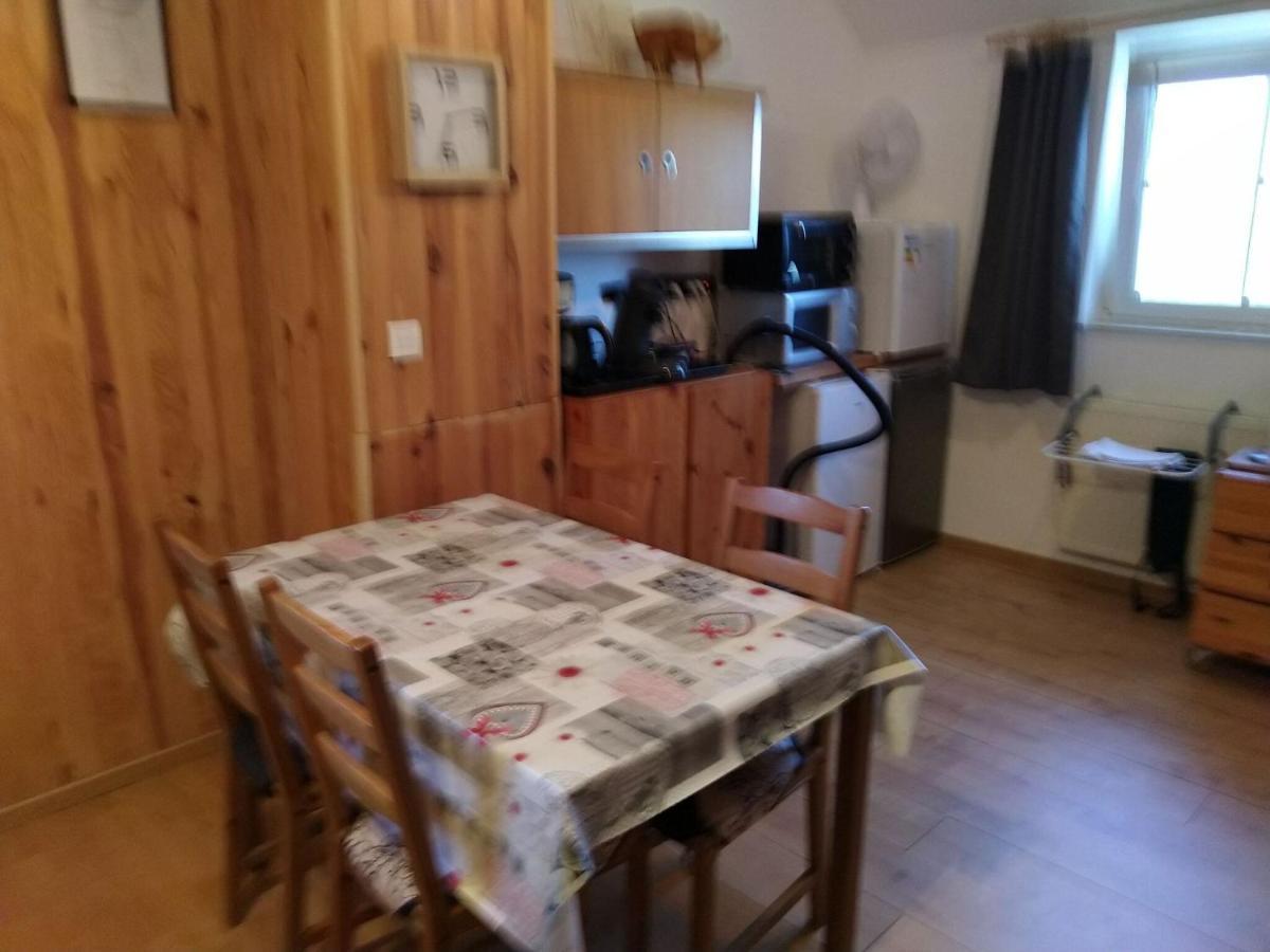 Cozy Apartment In Paliseul With Garden Carlsbourg Екстер'єр фото